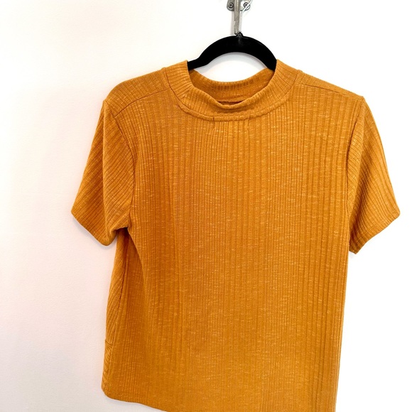 Front twist burnt orange T-shirt - Picture 2 of 4